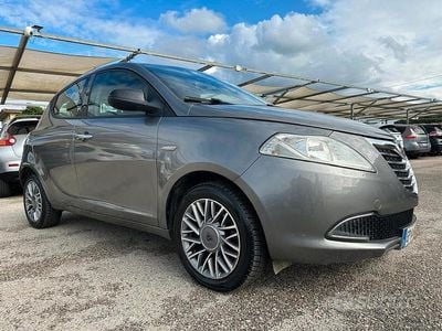 Usata Lancia Ypsilon 95 CV (69 kW) 2013 Grigio Utilitaria