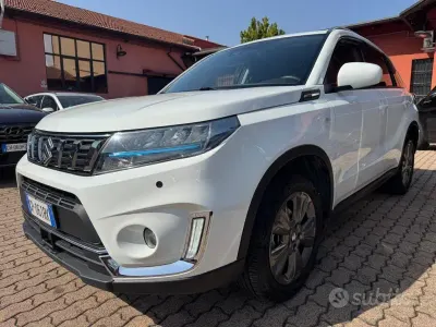 Usata Suzuki Vitara Cool 129 CV (94 kW) 2023 Bianco SUV