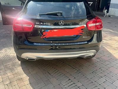 Usata Mercedes GLA200 136 CV (100 kW) 2015 Nero SUV