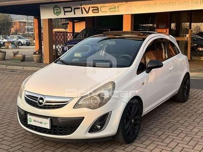 Begagnad Opel Corsa 75 HK (55 kW) 2012 Vit Halvkombi