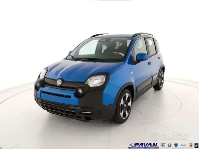Nuova Fiat Panda Cross Cross 65 CV (47 kW) 2026 Blu Utilitaria