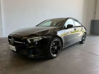 Usado Mercedes A180 116 CV (85 kW) 2020 Negro Berlina