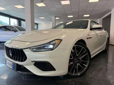 Usata Maserati Ghibli 579 CV (425 kW) 2021 Bianco Berlina
