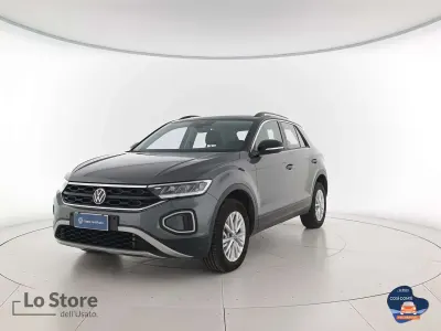 Usata VW T-Roc Life 150 CV (110 kW) 2024 Indium grey metallizzato nero SUV