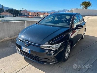 Usata VW Golf VIII Life 110 CV (80 kW) 2021 Nero Berlina