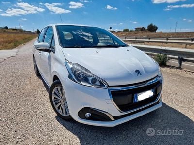 Usata Peugeot 208 Allure 82 CV (60 kW) 2018 Bianco Utilitaria