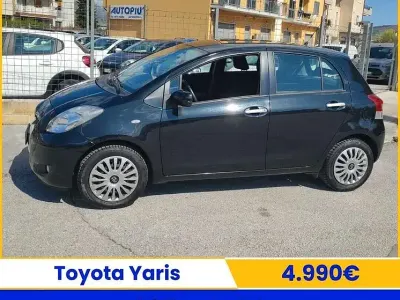Usata Toyota Yaris Sol 69 CV (50 kW) 2011 Nero Utilitaria