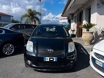 Usata Toyota Yaris Sol 90 CV (66 kW) 2008 Nero Utilitaria