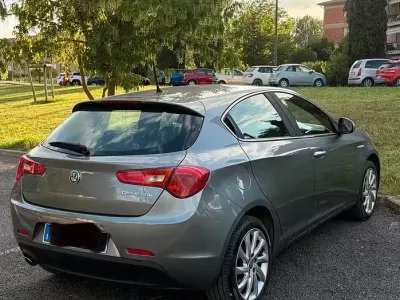 Usata Alfa Romeo Giulietta Super 120 CV (88 kW) 2016 Grigio Utilitaria