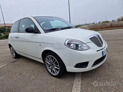Usata Lancia Ypsilon 69 CV (50 kW) 2011 Bianco Utilitaria