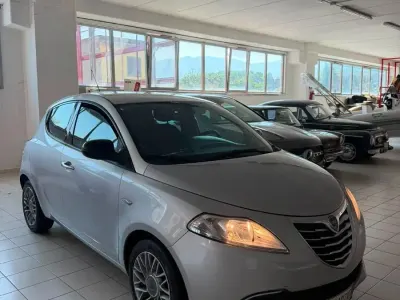 Usata Lancia Ypsilon Silver 84 CV (61 kW) 2011 Beige Utilitaria