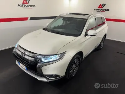 Usata Mitsubishi Outlander Instyle 150 CV (110 kW) 2018 Bianco SUV
