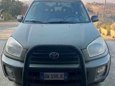 Begagnad Toyota RAV4 2001 SUV