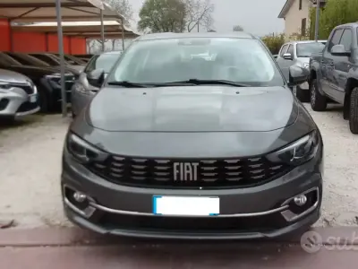 Usata Fiat Tipo Cross 131 CV (96 kW) 2022 Grigio Berlina