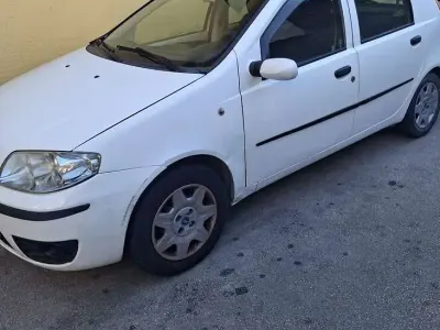 Usata Fiat Punto Dynamic 80 CV (58 kW) 2004 Utilitaria