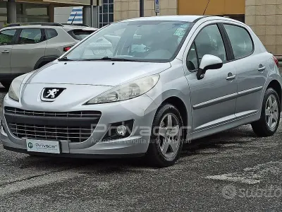 Usata Peugeot 207 Active 68 CV (50 kW) 2012 Grigio Utilitaria