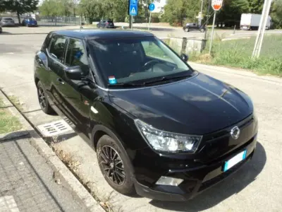 Usata SsangYong Tivoli 116 CV (85 kW) 2016 Nero SUV