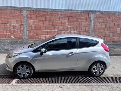 Usata Ford Fiesta 96 CV (70 kW) 2009 Grigio Utilitaria