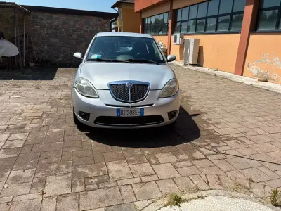 Usata Lancia Ypsilon 75 CV (55 kW) 2008 Grigio Utilitaria