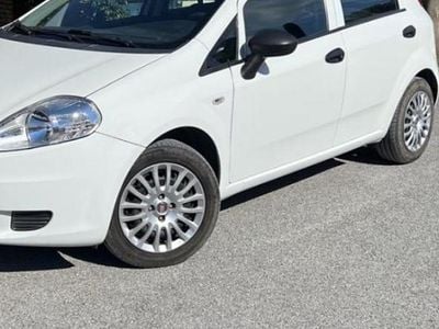 Usata Fiat Punto Dynamic 77 CV (56 kW) 2009 Bianco Utilitaria