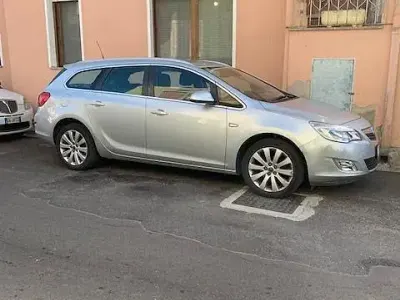 Gebraucht Opel Astra Sport 100 PS (73 kW) 2011 Grau Kombi