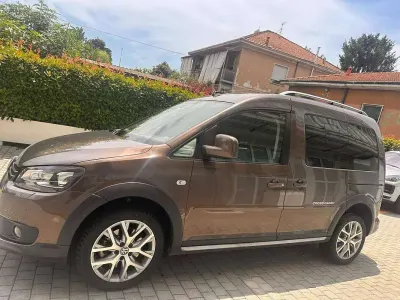 Usata VW Caddy 140 CV (102 kW) 2014 Bronzo Monovolume