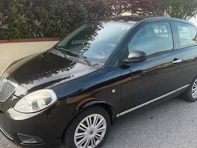 Usata Lancia Ypsilon 75 CV (55 kW) 2011 Nero Utilitaria