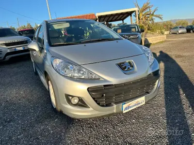 Gebraucht Peugeot 207 73 PS (53 kW) 2008 Grau Limousine