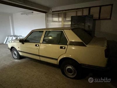 Usata Alfa Romeo Giulietta 109 CV (80 kW) 1981 Giallo Berlina
