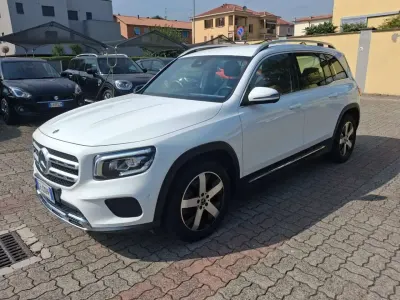 Usata Mercedes GLB200 150 CV (110 kW) 2021 Bianco ghiaccio SUV