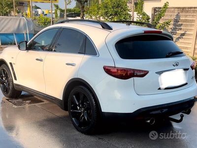 Infiniti QX70