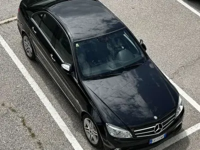 Usata Mercedes C320 Avantgarde 224 CV (164 kW) 2007 Nero Berlina