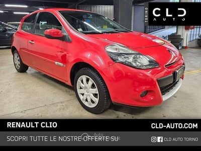 Usata Renault Clio II 75 CV (55 kW) 2010 Rosso Utilitaria