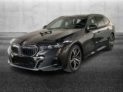 Usata BMW 540 M Sport 340 CV (250 kW) 2024 Grigio metallizzato Station wagon