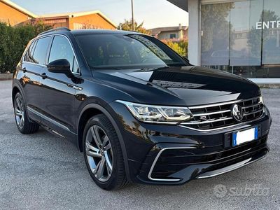 Usata VW Tiguan R-line 150 CV (110 kW) 2023 Nero SUV