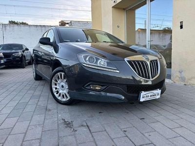 Usado Lancia Delta 120 CV (88 kW) 2010 Gris Utilitario