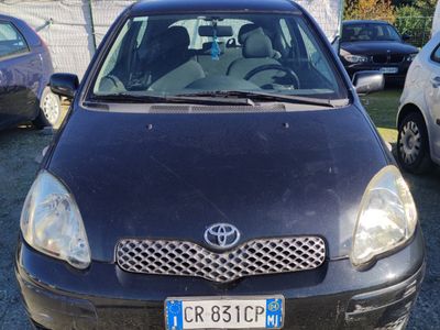 usata Toyota Yaris cambio automatico