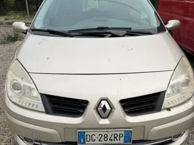 Usata Renault Scénic II Luxe 106 CV (77 kW) 2007 Grigio Monovolume