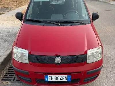 Usata Fiat Panda Dynamic 69 CV (50 kW) 2011 Rosso Utilitaria
