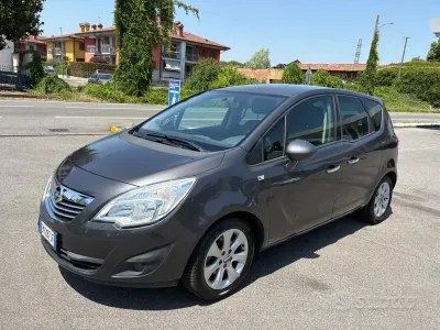 Usata Opel Meriva Cosmo 101 CV (74 kW) 2012 Grigio Monovolume