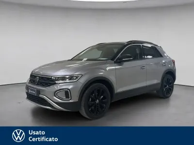 Usata VW T-Roc Sport 110 CV (80 kW) 2023 Grigio / pastello SUV