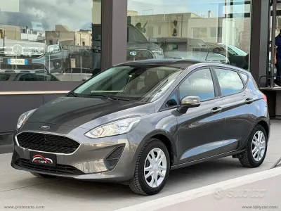 Usata Ford Fiesta 70 CV (51 kW) 2018 Grigio Utilitaria