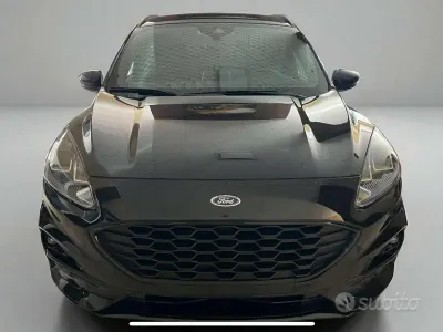 Usata Ford Kuga 120 CV (88 kW) 2023 Nero SUV