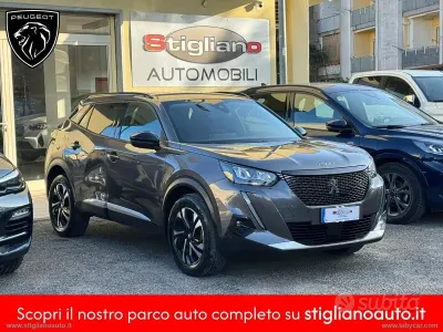 Usata Peugeot 2008 Allure 110 CV (80 kW) 2022 Grigio SUV
