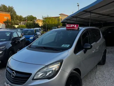 Usata Opel Meriva Design Edition 120 CV (88 kW) 2016 Argento Monovolume