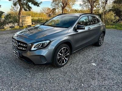 Usata Mercedes GLA200 169 CV (124 kW) 2018 Grigio SUV