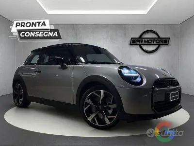Usata Mini Cooper Favoured 204 CV (150 kW) 2024 Grigio Utilitaria