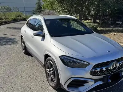 Usata Mercedes GLA200 Advanced Plus 163 CV (119 kW) 2024 Grigio SUV