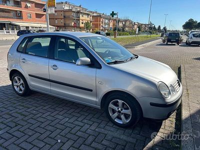 Usata VW Polo 54 CV (39 kW) 2003 Grigio Berlina