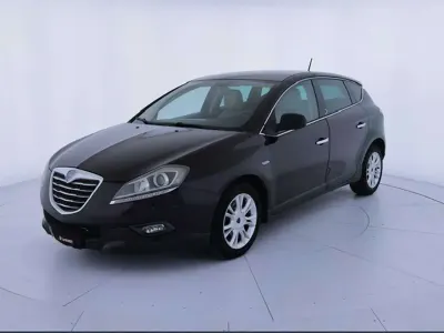 Usata Lancia Delta 105 CV (77 kW) 2012 Nero Utilitaria